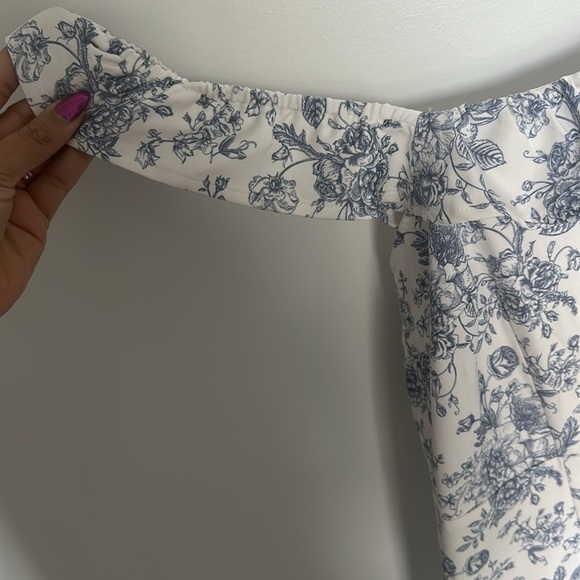 Cider - Blue & White Curve & Plus Toile de Jouy Ruffle Split Midi Dress - Picture 4 of 10